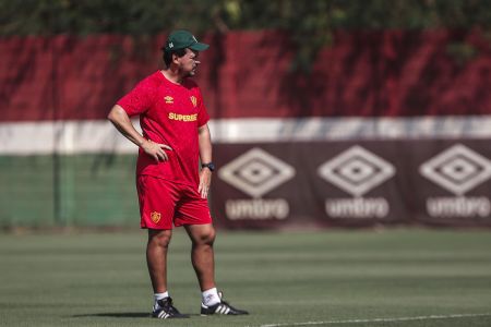 Fernando Diniz no treinamento do Fluminense