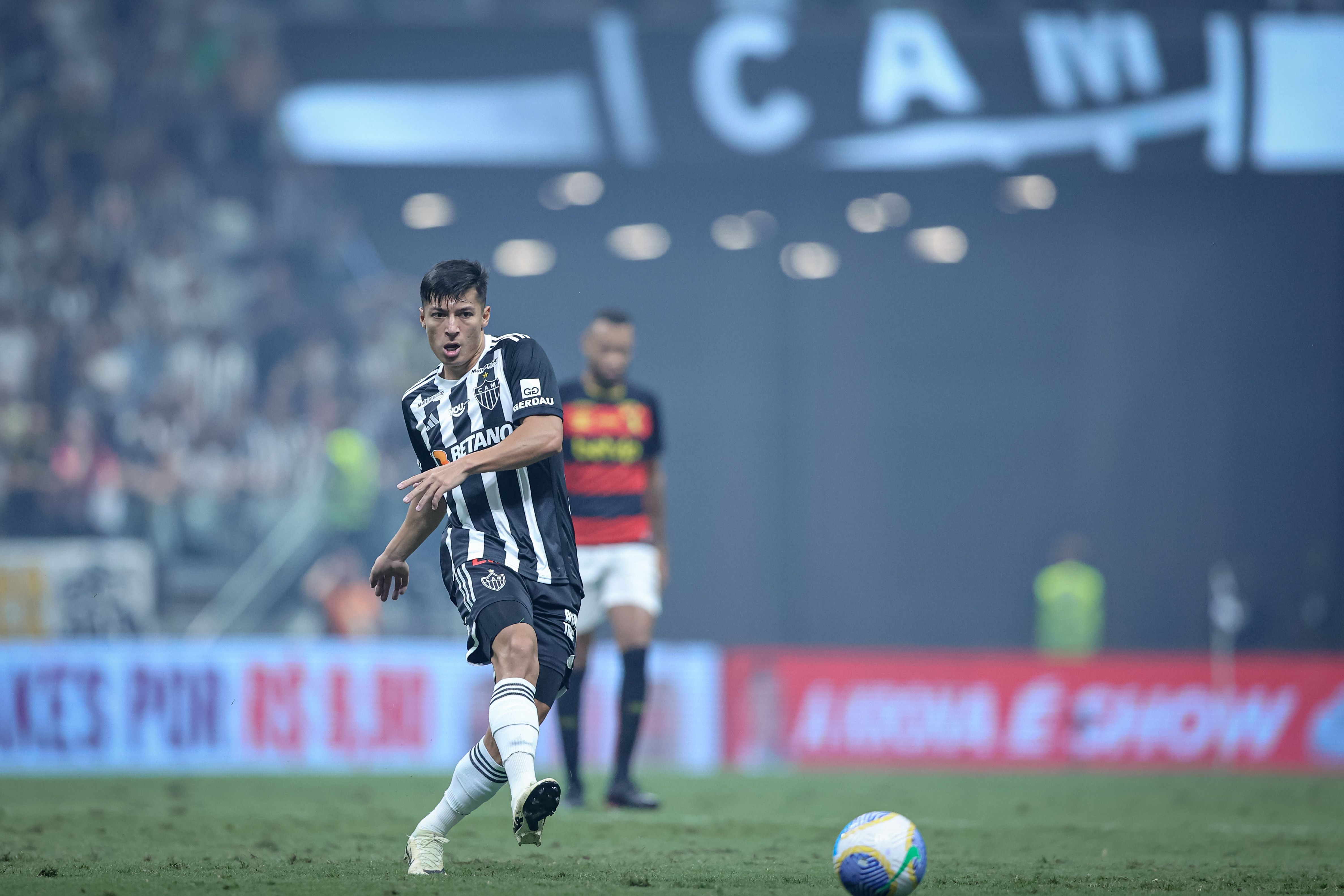 Em alta com Milito, Alan Franco vive momento 'mais titular' no Atlético; entenda