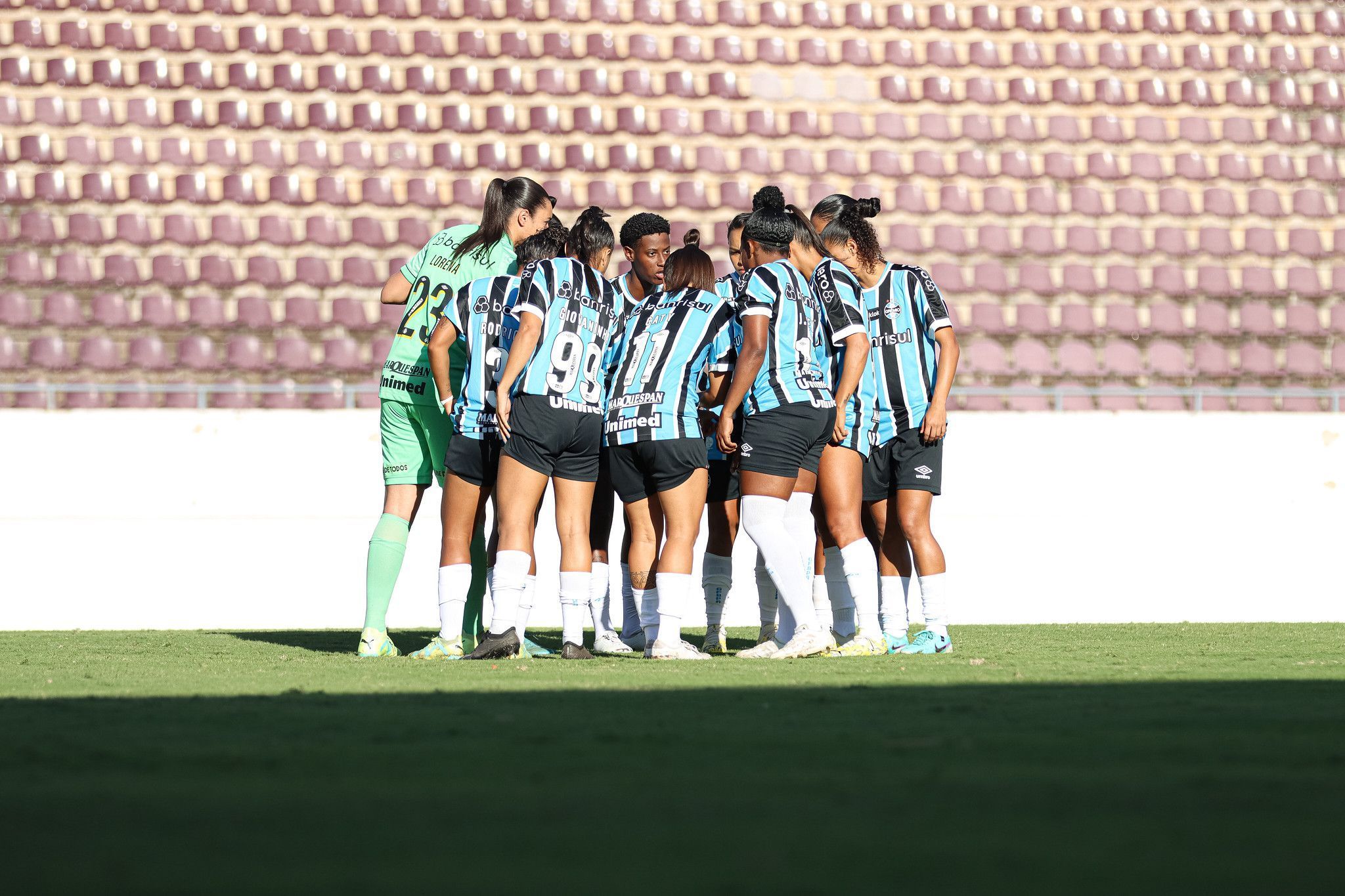 Torcedores de Atlético e Grêmio são os que menos assistem ao futebol feminino, diz pesquisa
