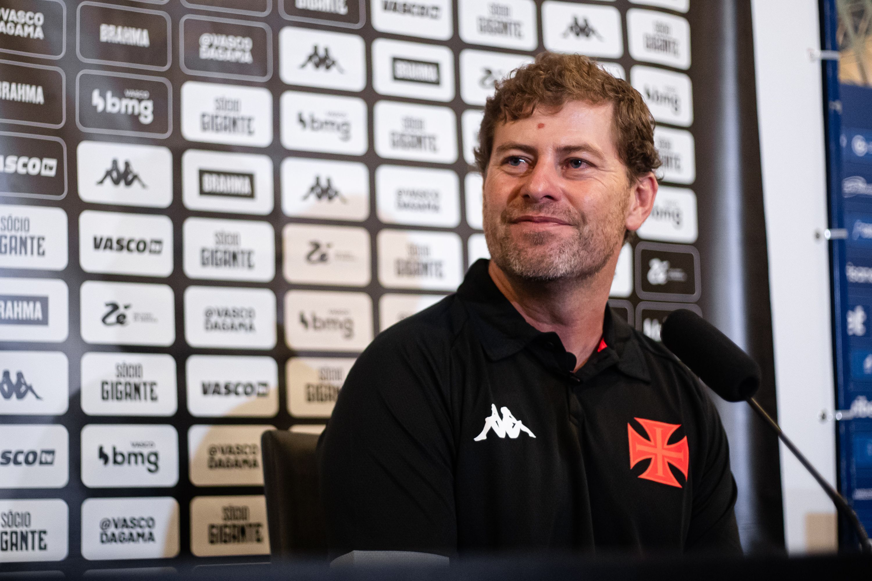 Vasco traça planos para contratar técnico ‘com perfil vitorioso’ até a próxima semana