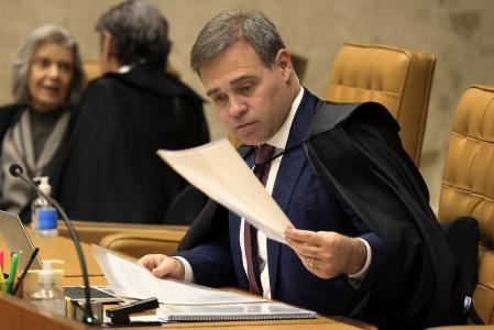 Mendonça diz que descriminalizar maconha para uso é “passar por cima” do legislador | CNN Brasil