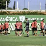 Com duas novidades, veja relacionados do América para duelo com a Chapecoense