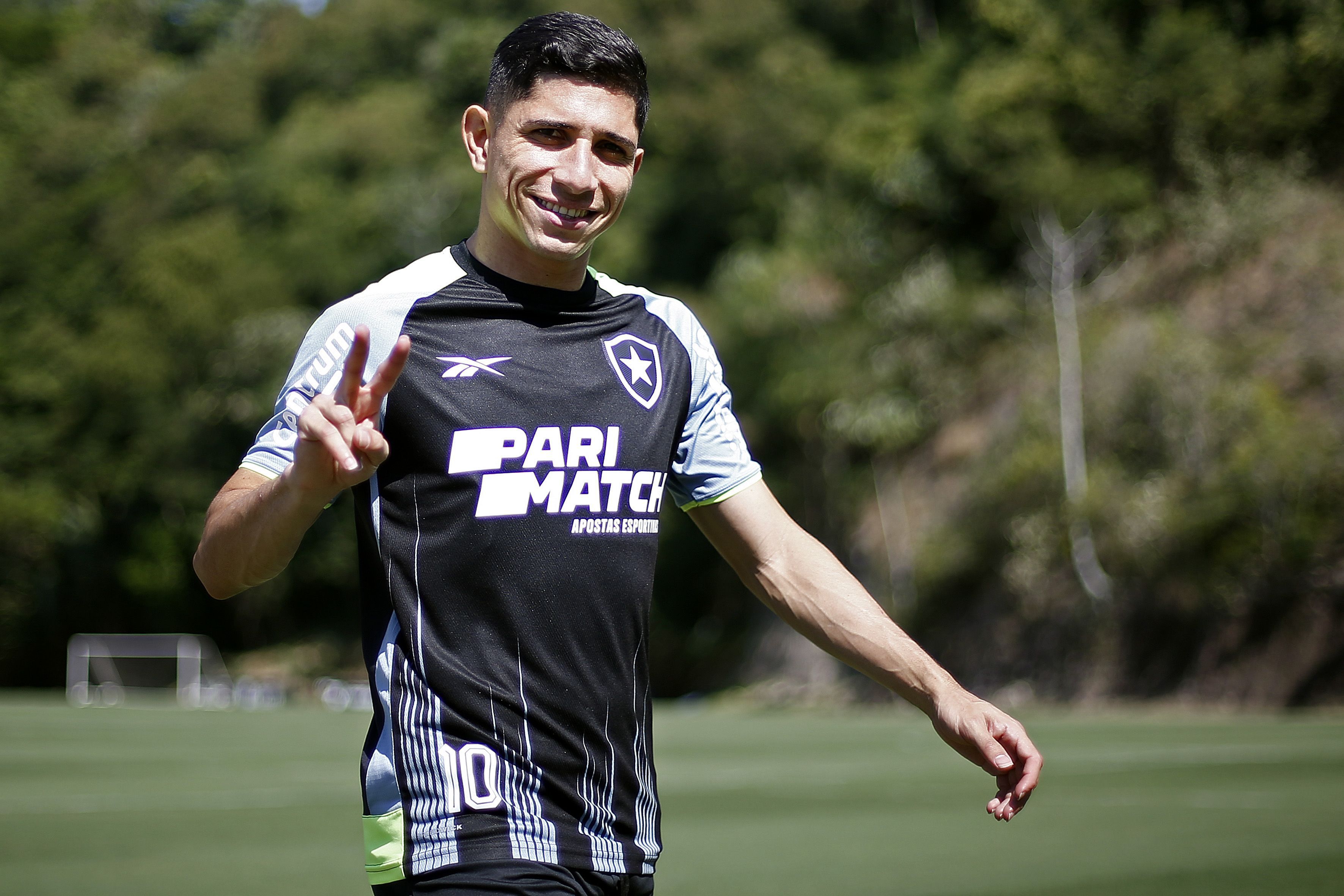 Savarino convocado pela Venezuela; veja quais jogos o meia poderá ser desfalque
