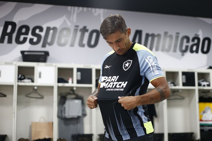 Damián Suárez está no Botafogo desde fevereiro e tem contrato até dezembro de 2025
