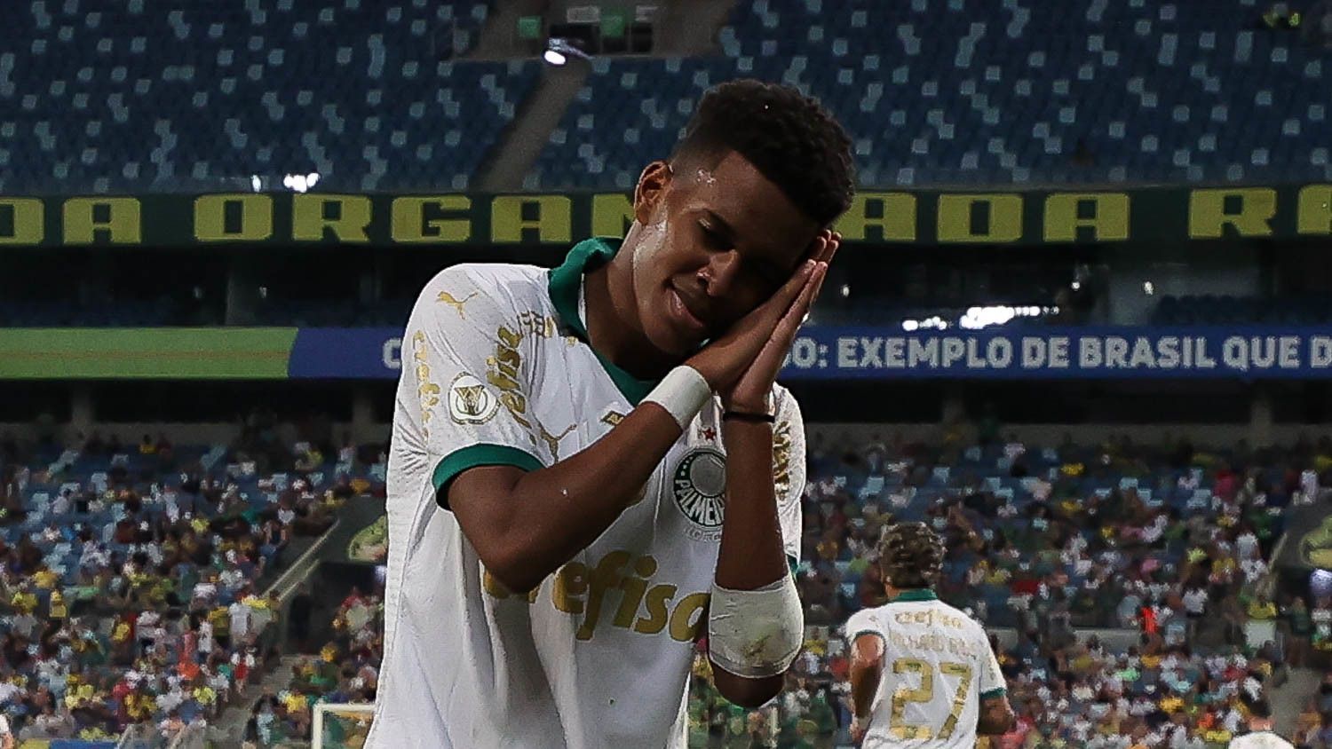 Valor de Estêvão pode cobrir quase tudo que Palmeiras quer arrecadar com venda em 2024