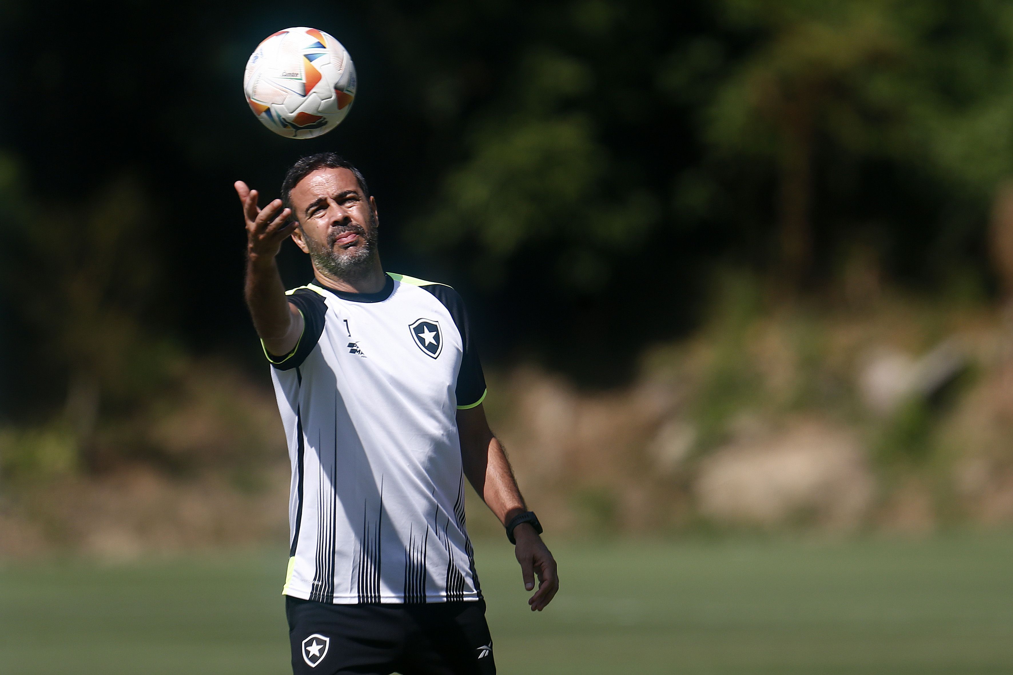 Como Artur Jorge pode montar o Botafogo contra o Universitario