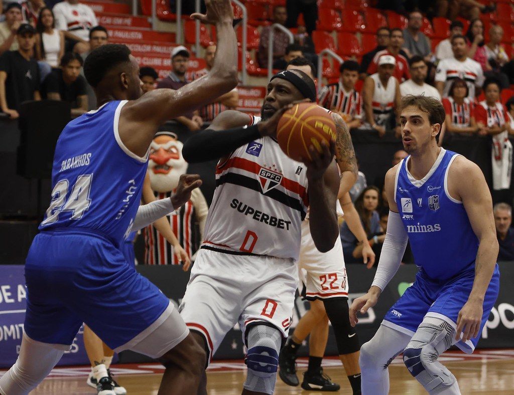 Minas leva virada do São Paulo no último lance e está em desvantagem no NBB