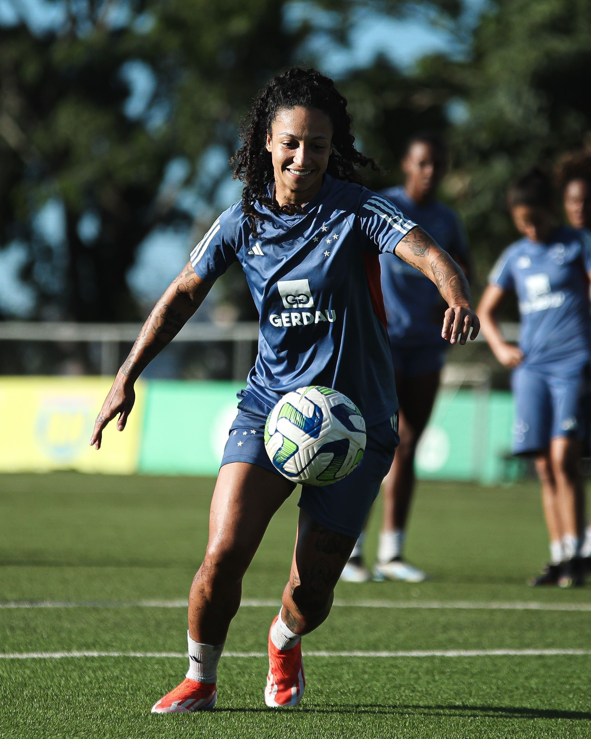 Cruzeiro recebe Botafogo e mira retorno ao topo do Brasileiro Feminino