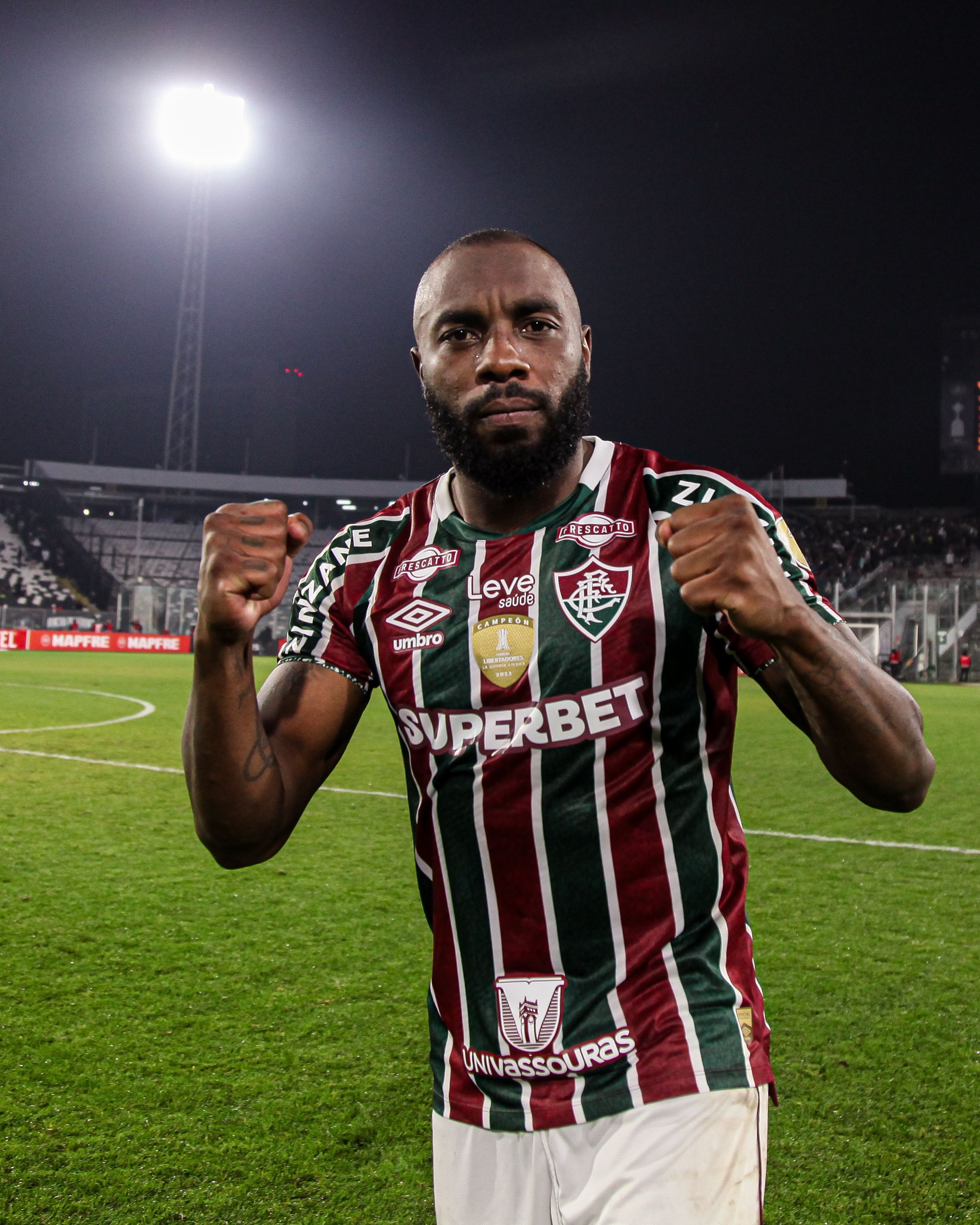Manoel supera drama e volta a ser fundamental para o Fluminense