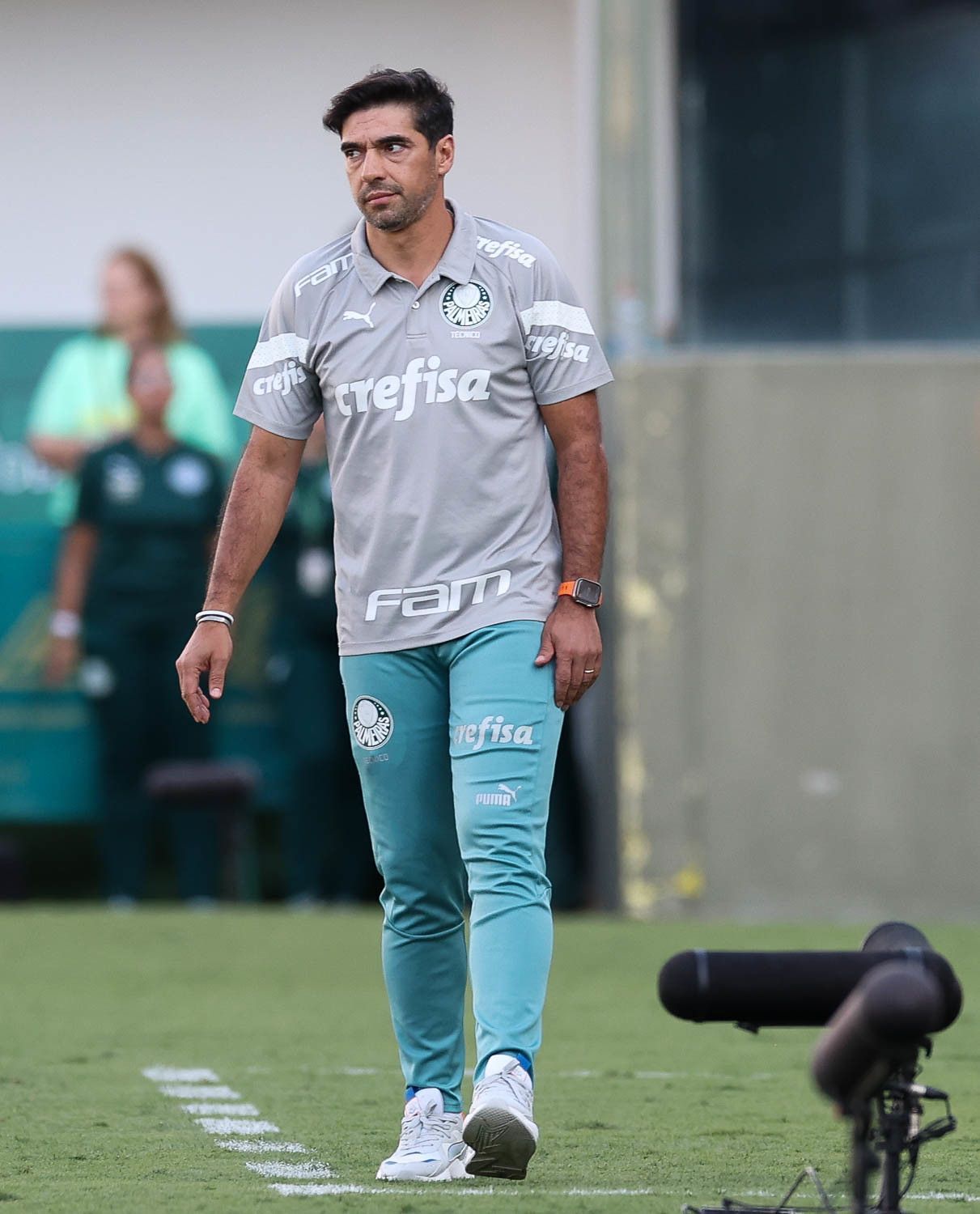 Palmeiras tem Abel Ferreira, dois auxiliares, López e Endrick suspensos contra Criciúma