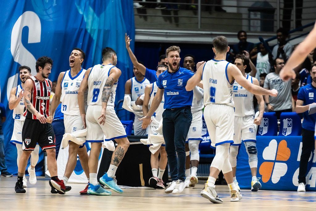 Minas atropela São Paulo e avança à semifinal do NBB