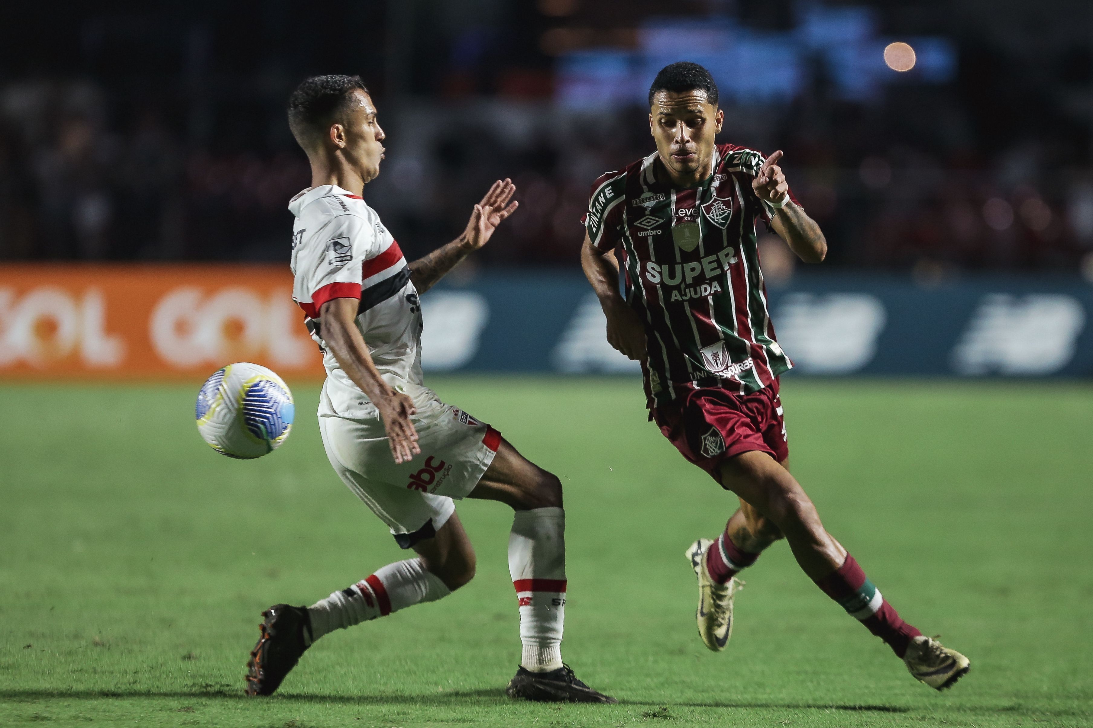 Alexsander revela papo com Fernando Diniz, após afastamento no Fluminense
