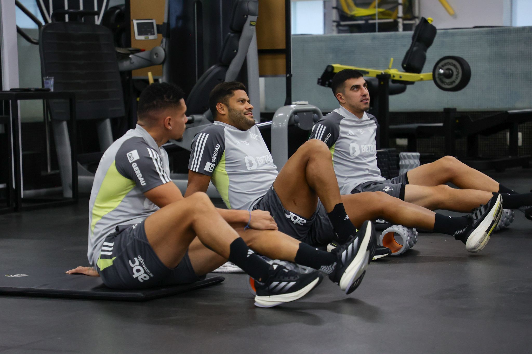 Com lesão de Otávio, titular do Atlético deve mudar de função na equipe