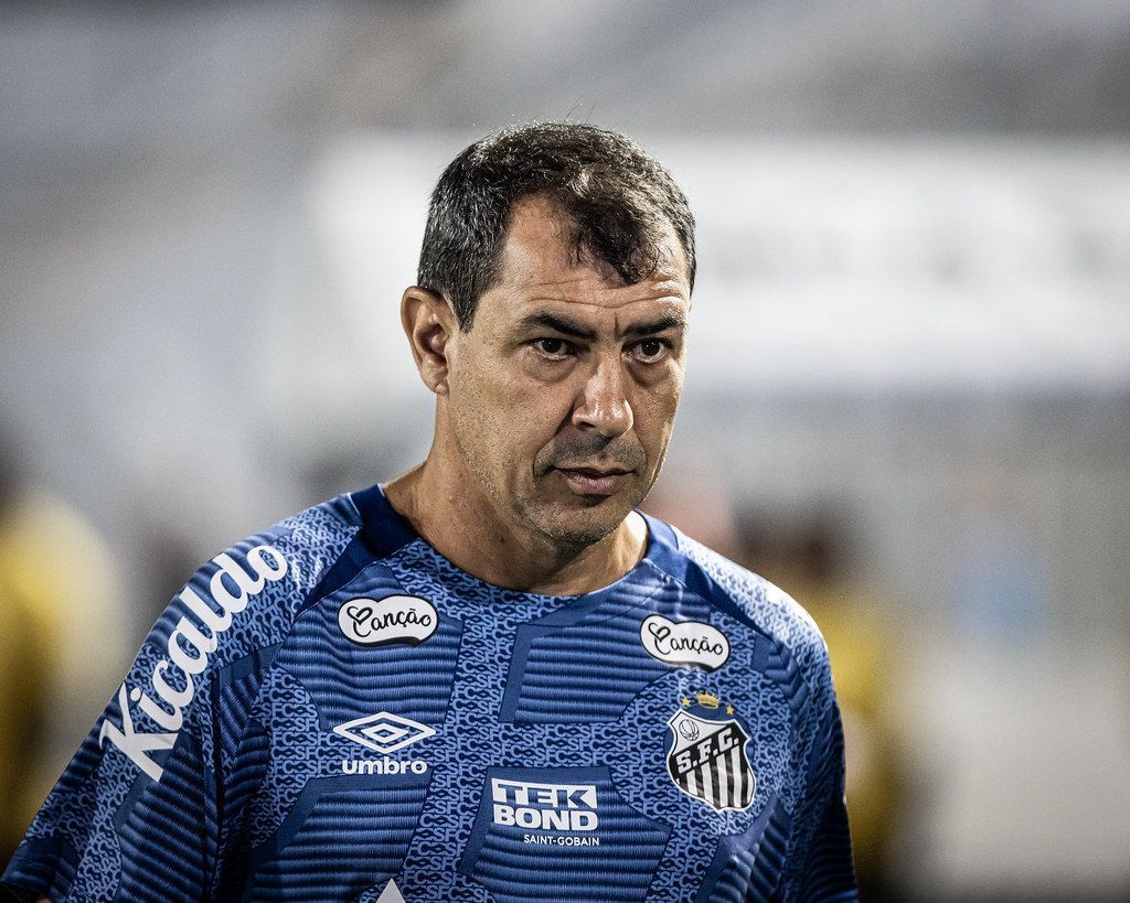 Corinthians busca treinador: Carille é consenso no clube e aguarda proposta