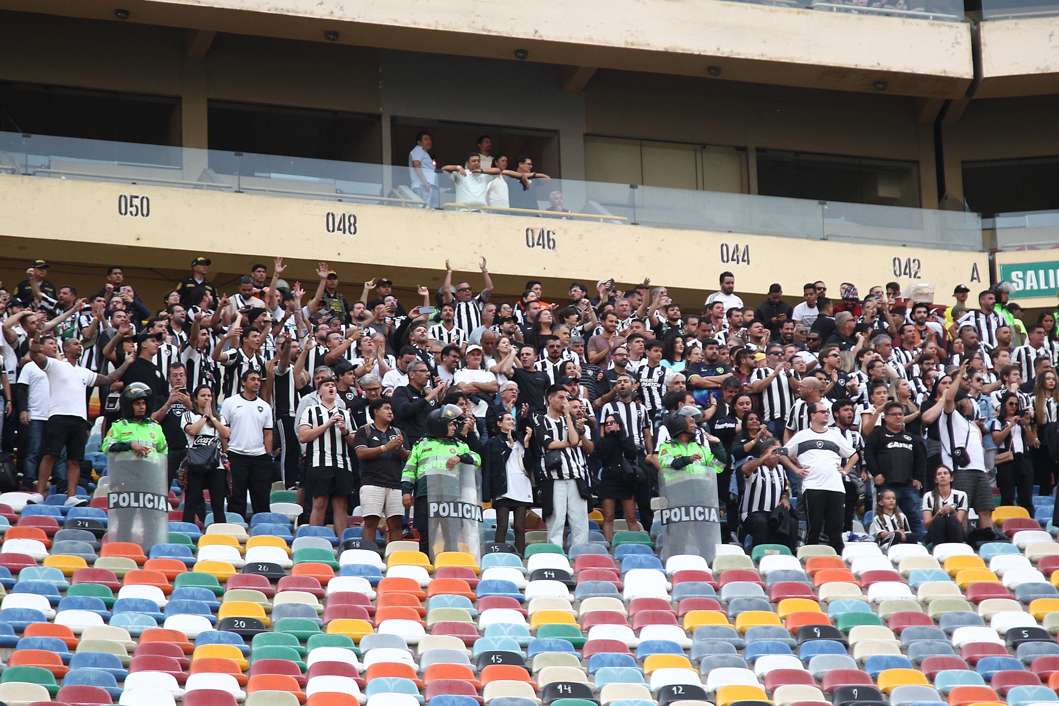 Botafogo se posiciona sobre atos racistas no jogo contra o Universitario