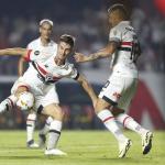 Meia do São Paulo recebe proposta de time argentino e pode ser negociado