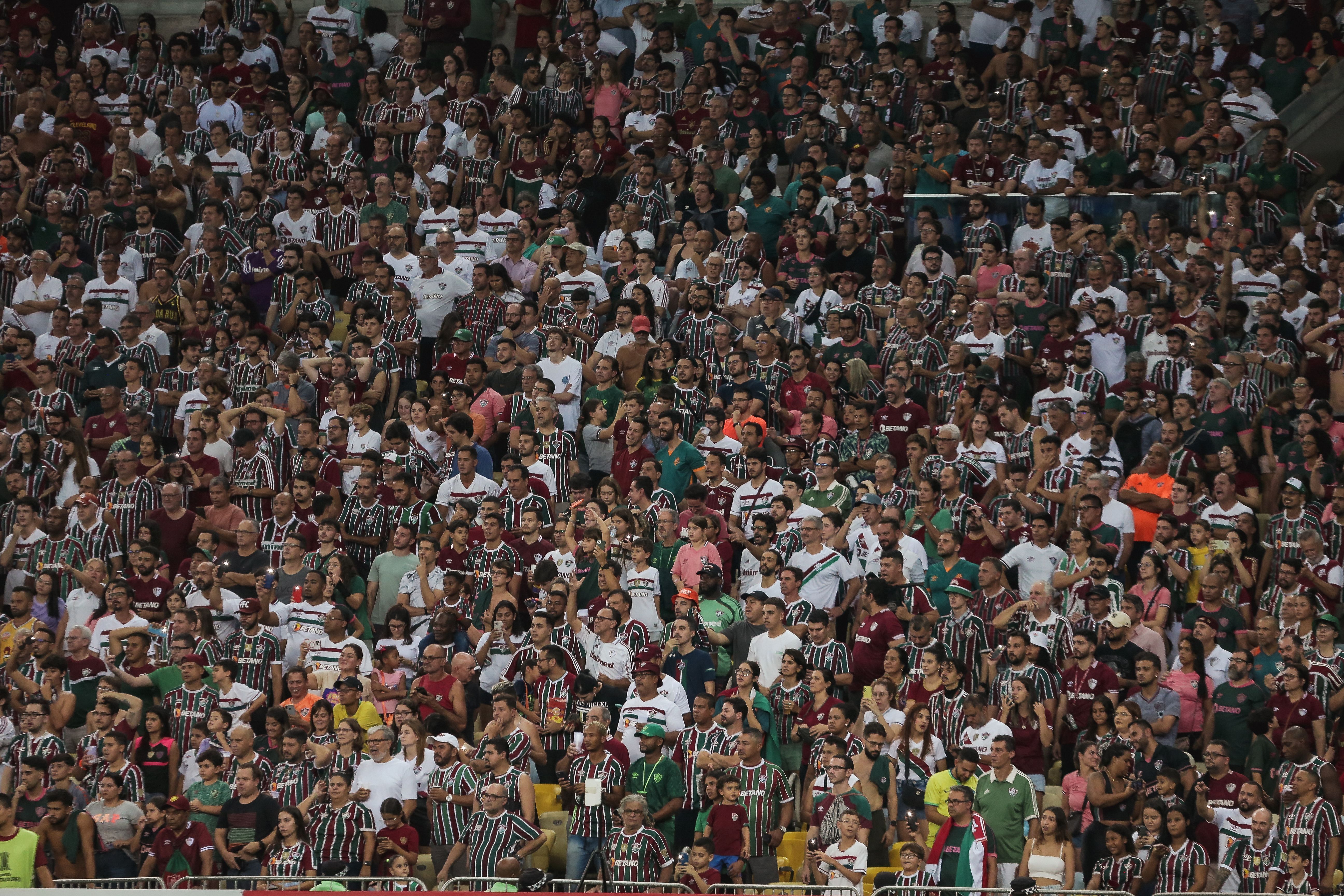 Fluminense é denunciado pela Conmebol por uso de bombas e sinalizadores
