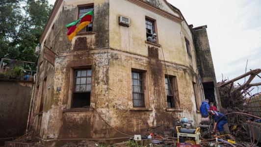 À CNN, Leite diz que municípios do RS terão de ser “realocados“ após chuvas | CNN Brasil