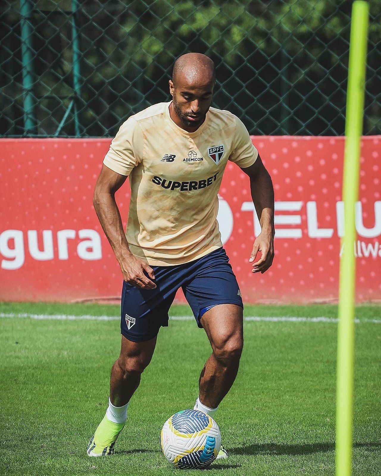 Lucas abre jogo sobre lesões e fala sobre mudanças no São Paulo