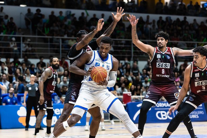 Minas e Franca se enfrentam em BH por vantagem derradeira na semi do NBB