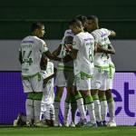 América vira sobre o Guarani, segue invicto e entra no G4 da Série B