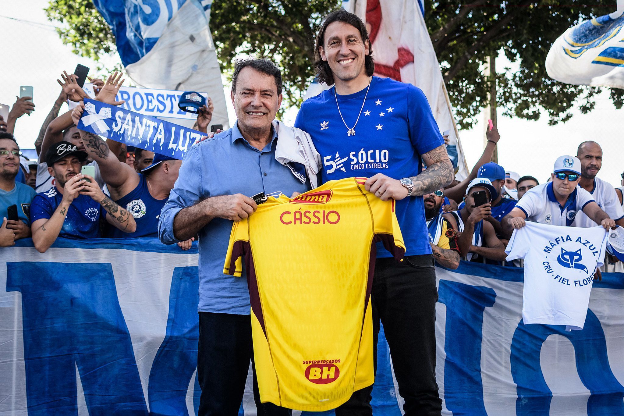 Pedrinho exalta contratação de Cássio pelo Cruzeiro e promete: 'Primeira das grandes'