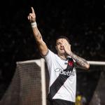 Vegetti supera própria marca de gols no Vasco em menos jogos em 2024