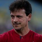 Presidente do Fluminense anuncia a renovação de Fernando Diniz; saiba o tempo