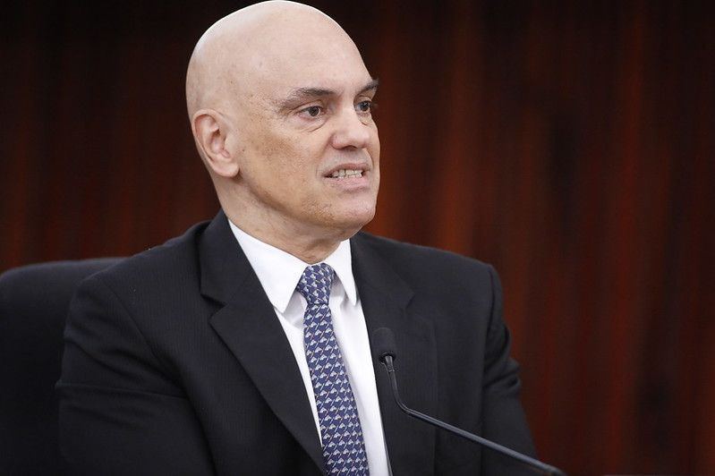 Entenda decisão do ministro Alexandre de Moraes, que se declarou impedido em caso de ameaças à sua família