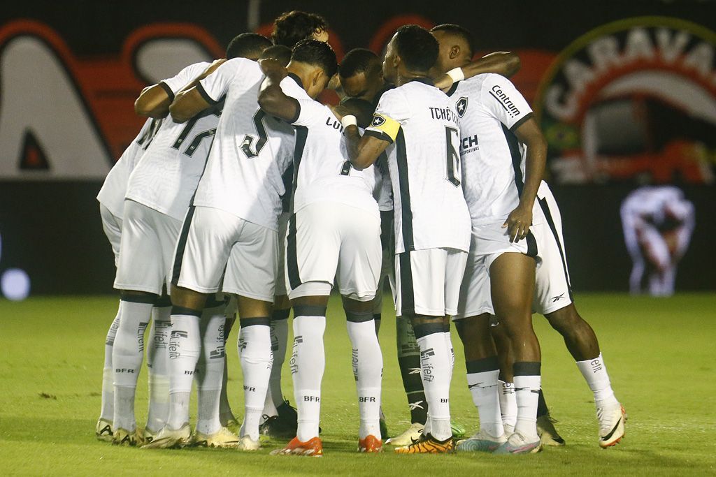 Técnico do Botafogo exalta ‘mentalidade ganhadora’ da equipe após avançar na Copa do Brasil