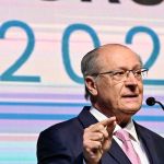 Moraes tem “absoluto rigor ético” e Brasil deve muito ao ministro, afirma Alckmin