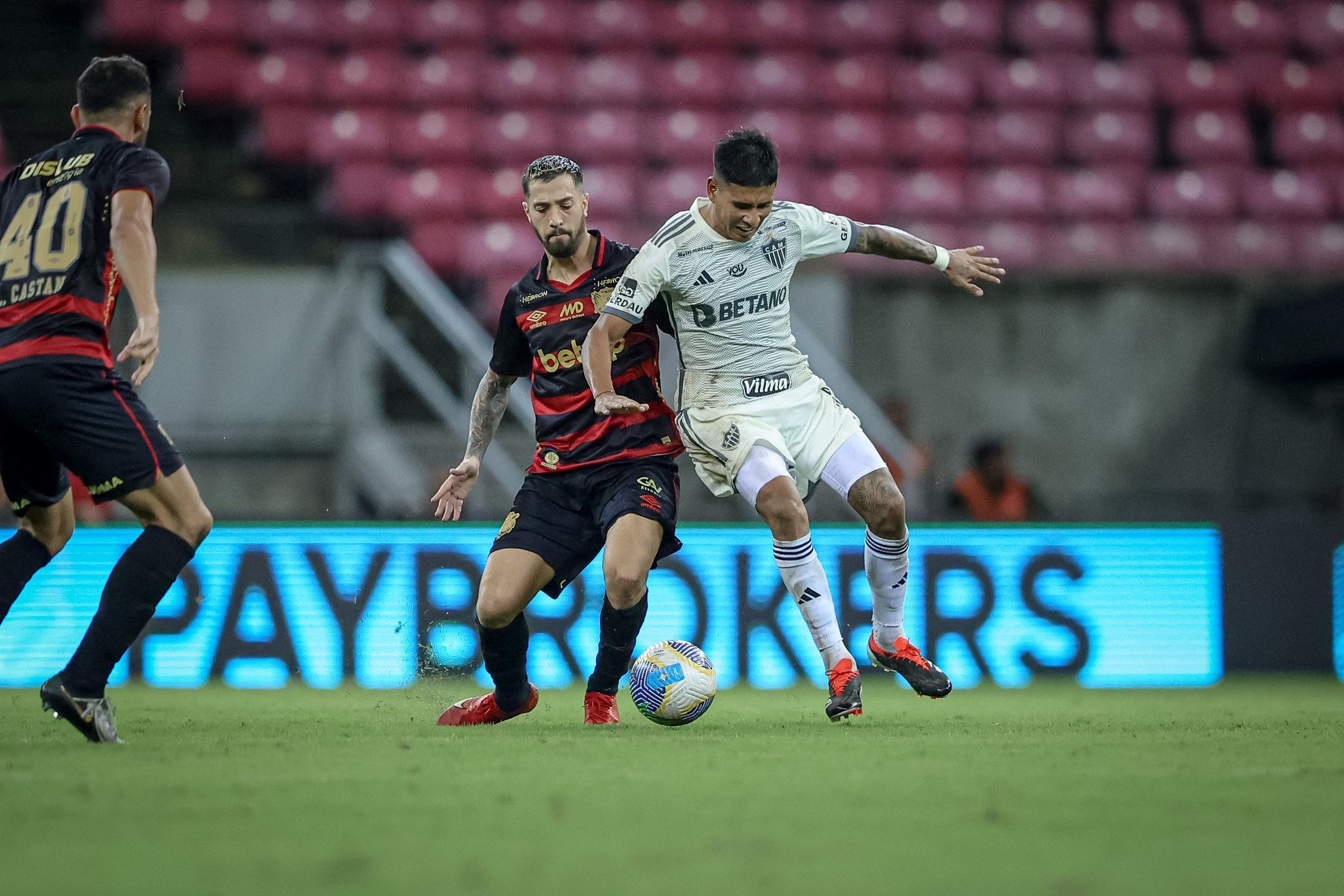 CBF divulga áudio do VAR em gol anulado do Atlético na Copa do Brasil
