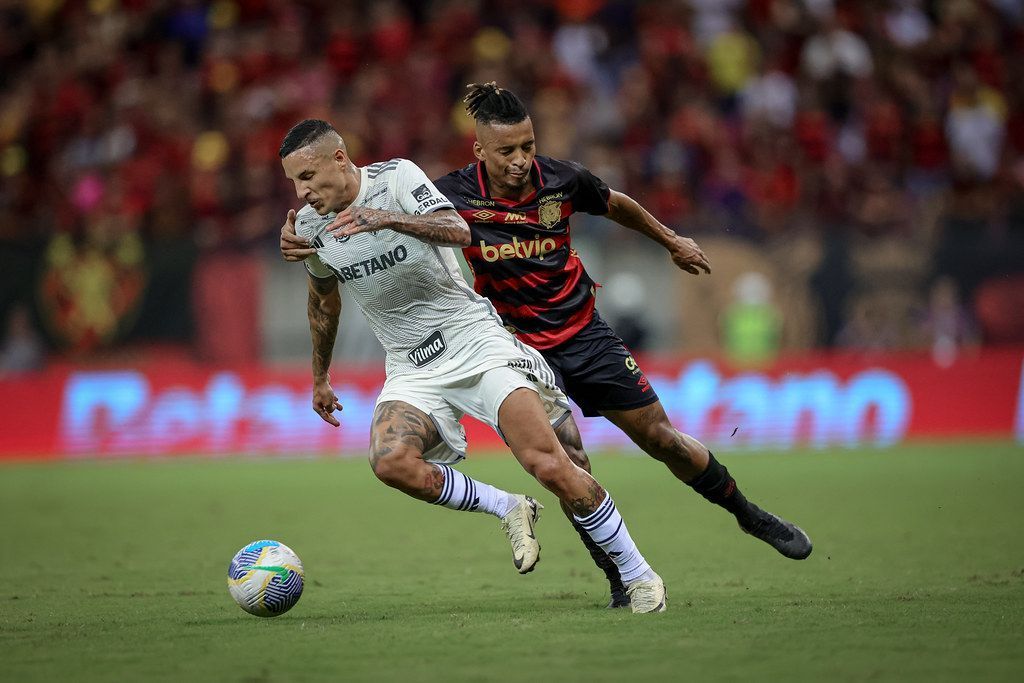 Arana dispara contra postura do Atlético em derrota para o Sport