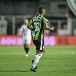Autor de gol polêmico, Renato Marques evita entrevistas após vitória do América