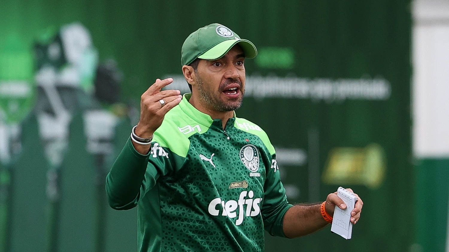 Escalação do Palmeiras: Abel confirma mudanças contra o Corinthians