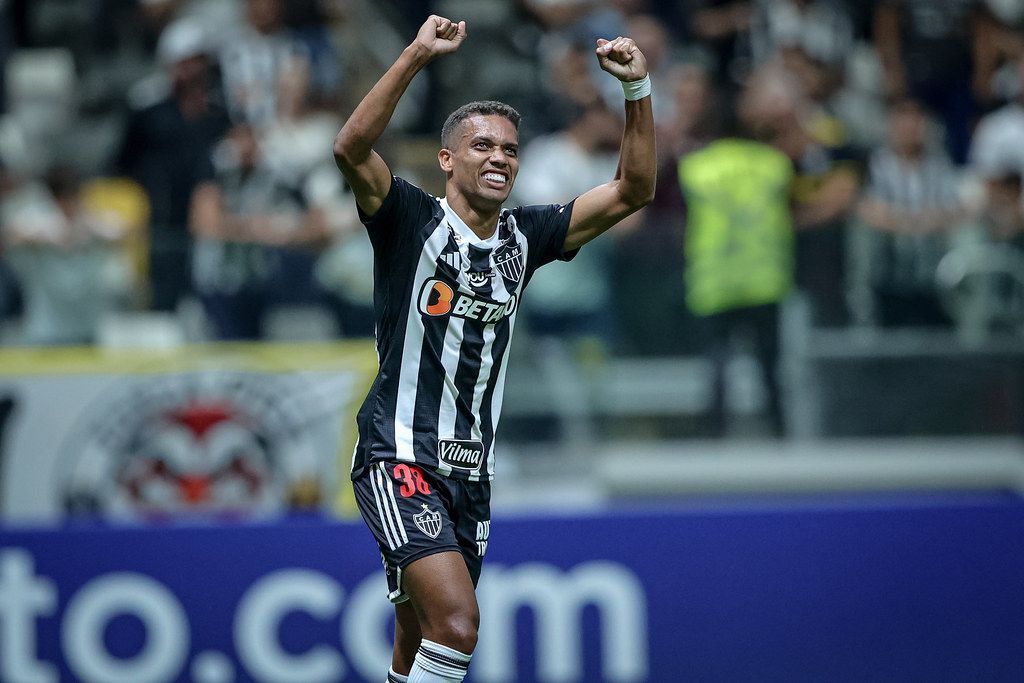 Vai ficar no Atlético? Pedrinho abre o jogo sobre futuro da carreira
