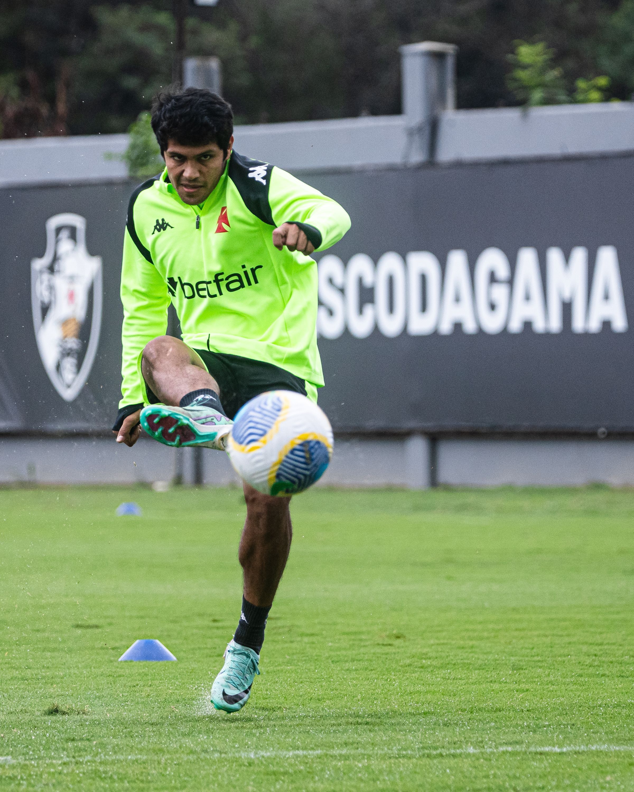 Rojas é desfalque do Vasco para o confronto diante do Corinthians