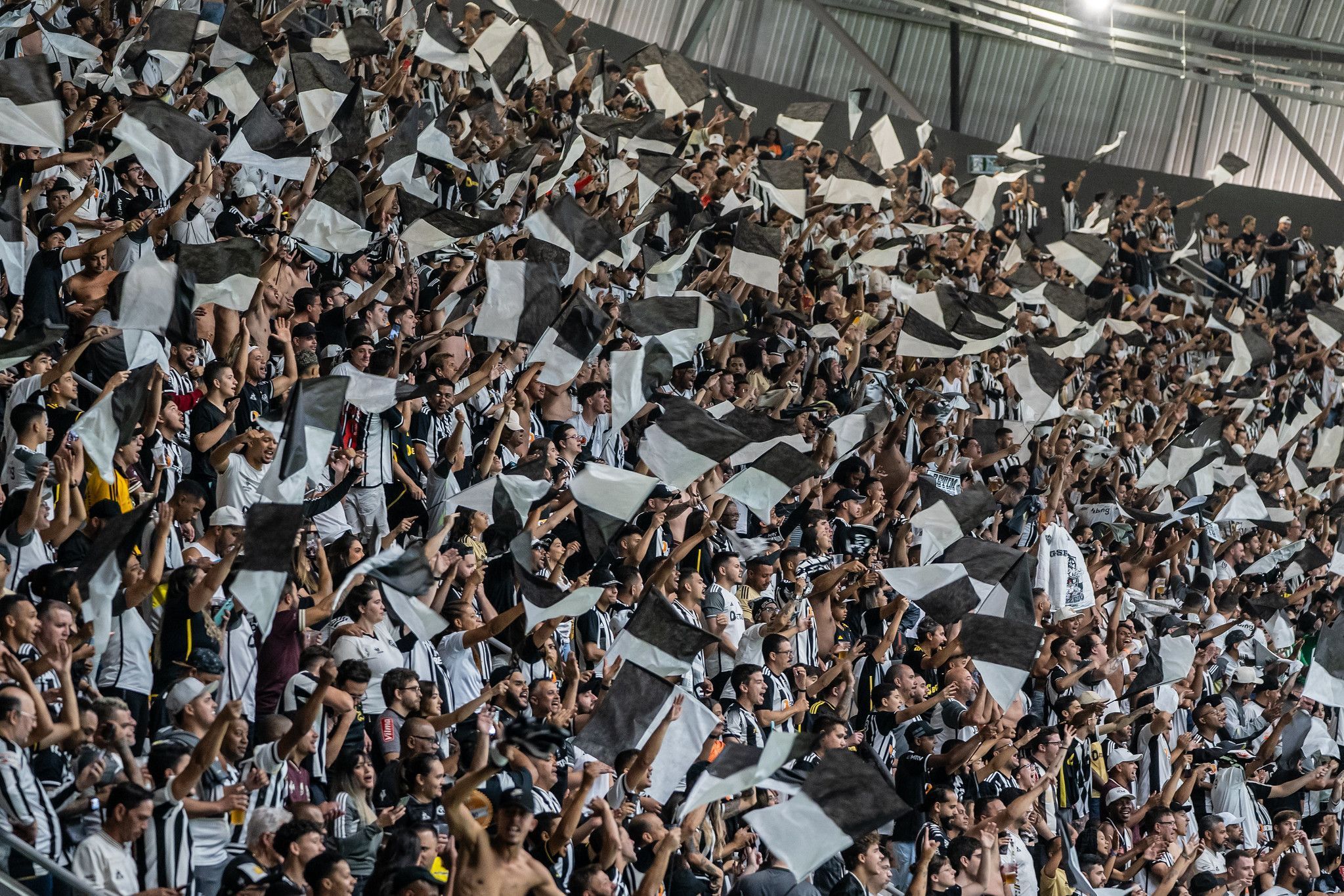 Atlético aguarda ofício da CBF para confirmar público na Arena MRV contra o Athletico-PR