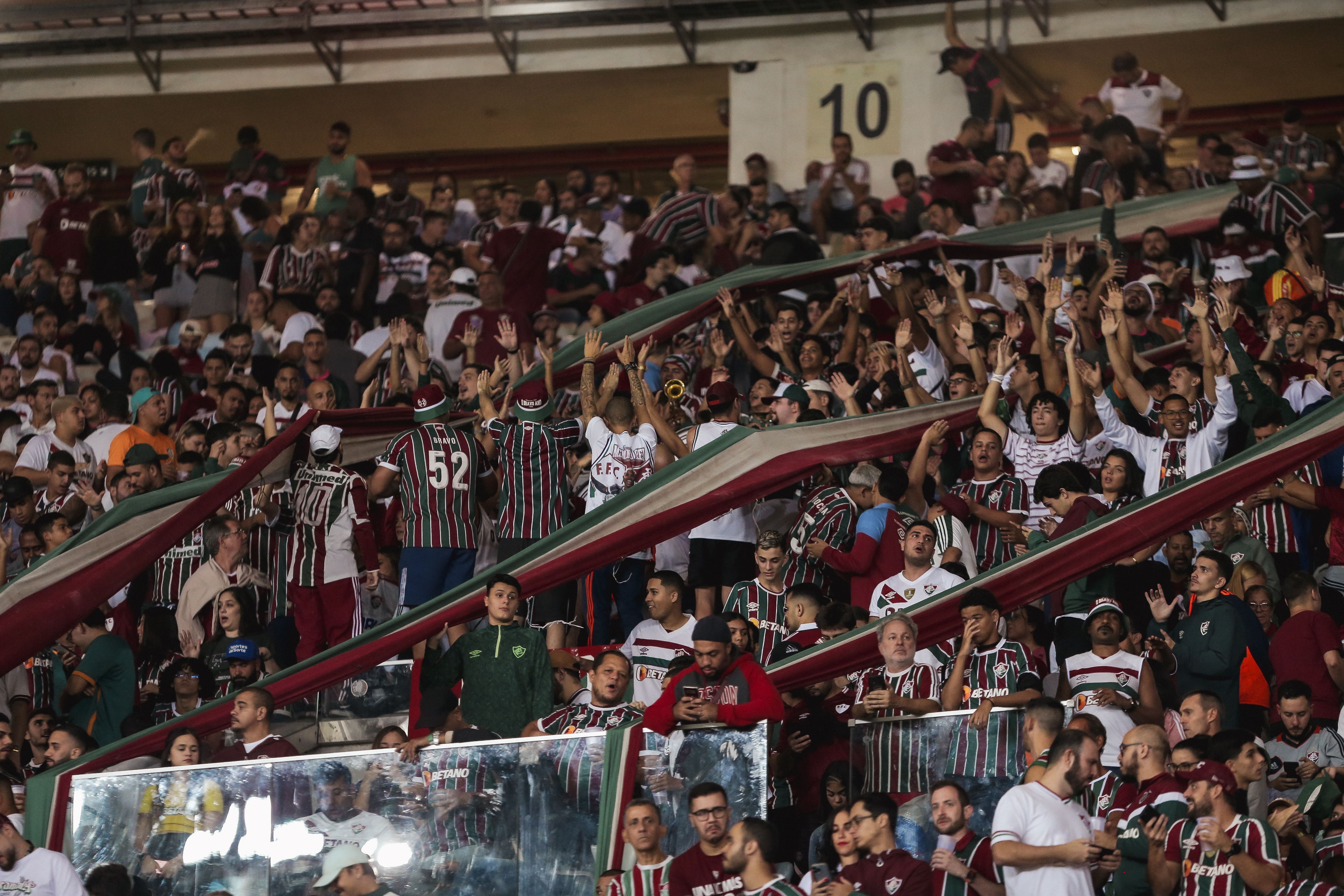 Fluminense espera bater recorde de público em apresentação de Thiago Silva