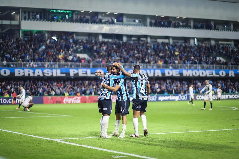 Grêmio deve bater recorde de público no Couto Pereira