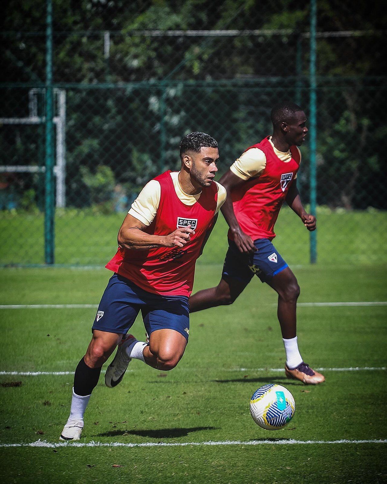 São Paulo se reapresenta e inicia contagem regressiva para volta de peça-chave