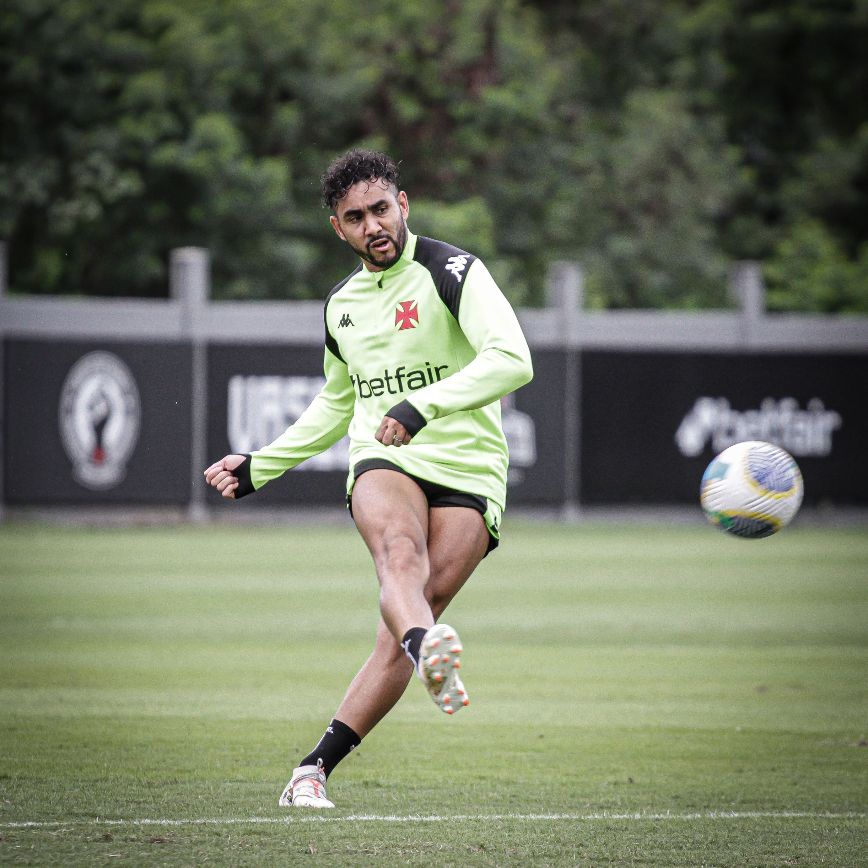 Payet desfalca o Vasco contra o Palmeiras; veja os relacionados