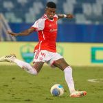 Vitão, zagueiro do Inter, está na mira do West Ham-ING, diz jornal inglês