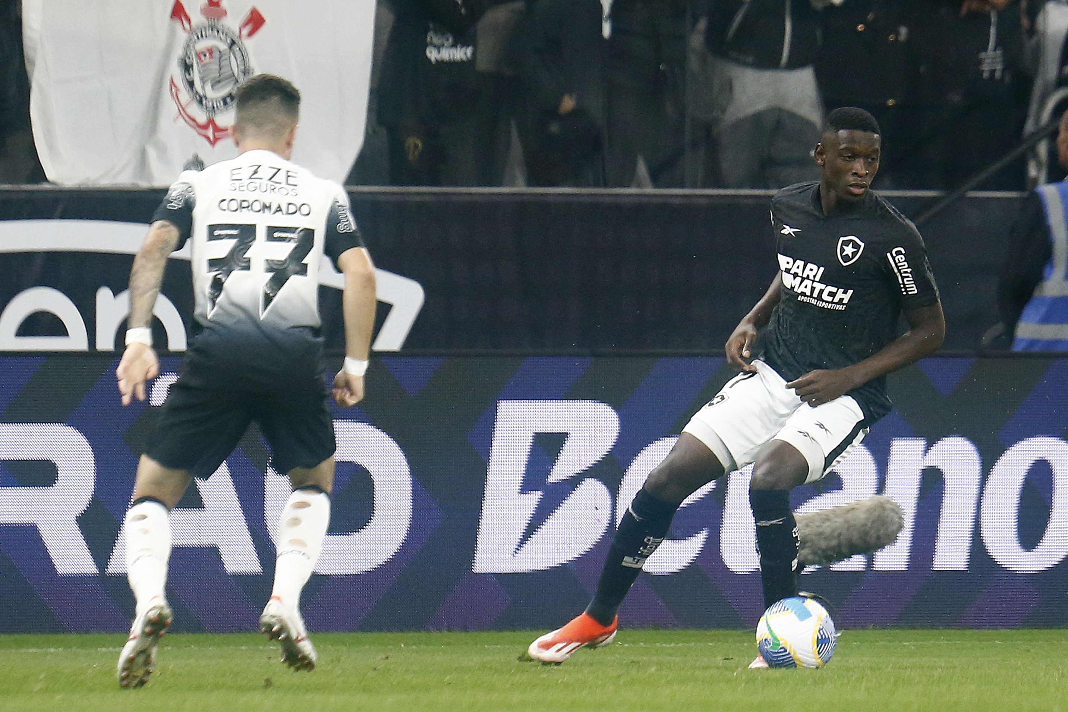 Botafogo x Corinthians: veja as prováveis escalações de jogo do Brasileirão