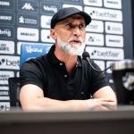 Álvaro Pacheco assume culpa em goleada sofrida pelo Vasco