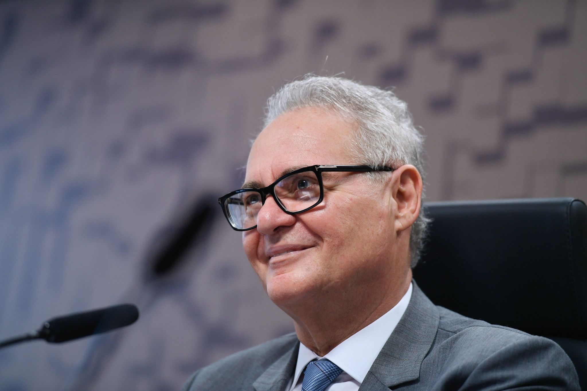 Senado se antecipa à Câmara e aprova projeto que isenta de IR quem ganha até R$ 5 mil