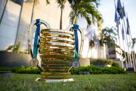 Taça da Copa do Nordeste na sede da CBF