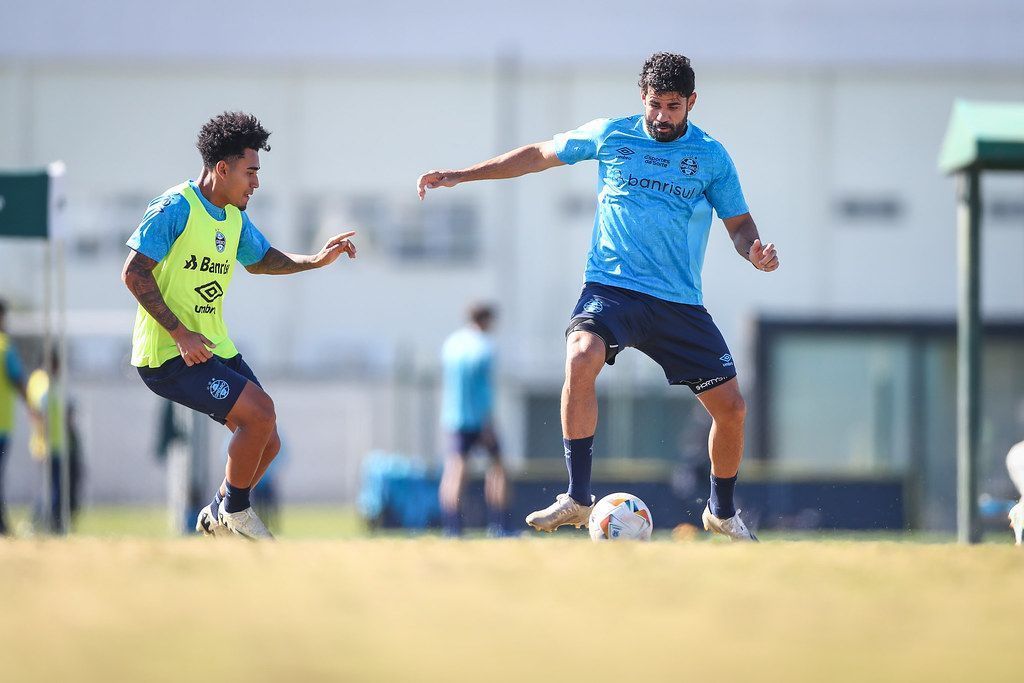 Grêmio encara Estudiantes para definir futuro e adversário na Copa Libertadores