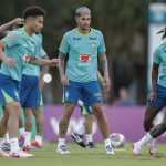 Bruno Guimarães pede equilíbrio na Seleção: 'Tomamos gols que poderíamos evitar'