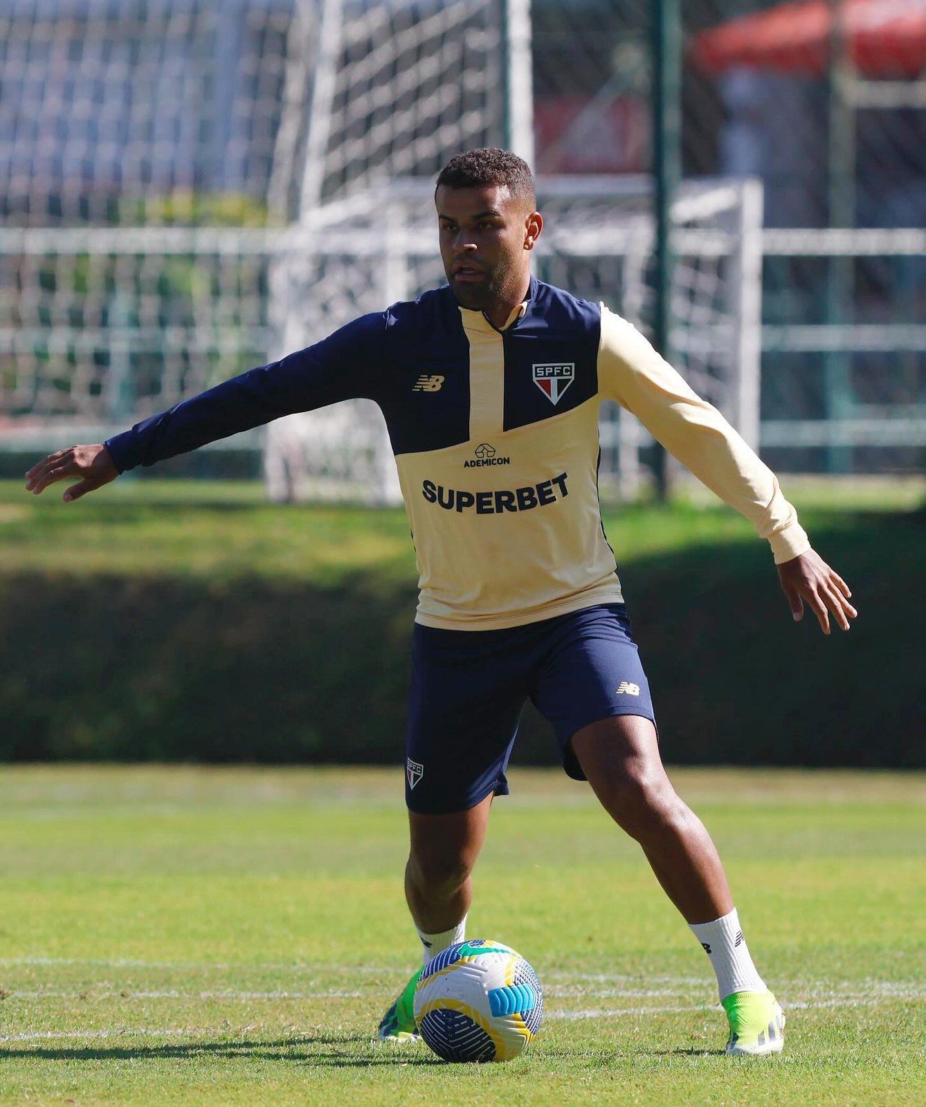 Alisson, do São Paulo, reforça carinho pelo Cruzeiro e responde se recebeu proposta